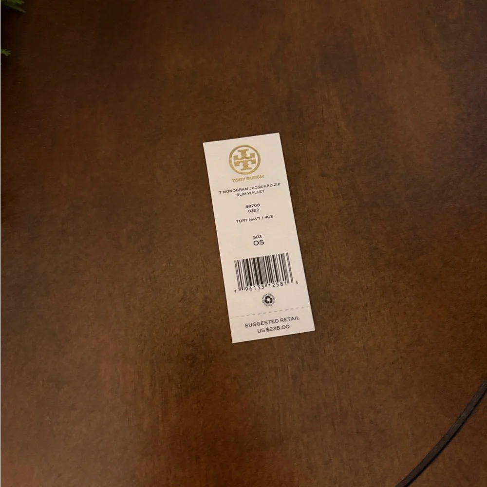Tory Burch navy monogram wallet - Picture 4 of 4